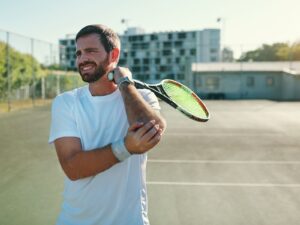 Il gesto del tennis e gli sport di lancio: over stress dell’LCM e neuropatia associata dell'ulnare