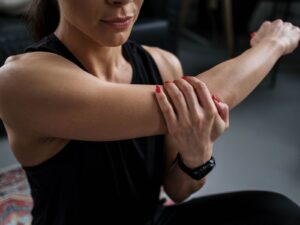 Gomito rigido degenerativo e post-traumatico: cosa può fare il fisioterapista, cosa può fare il chirurgo